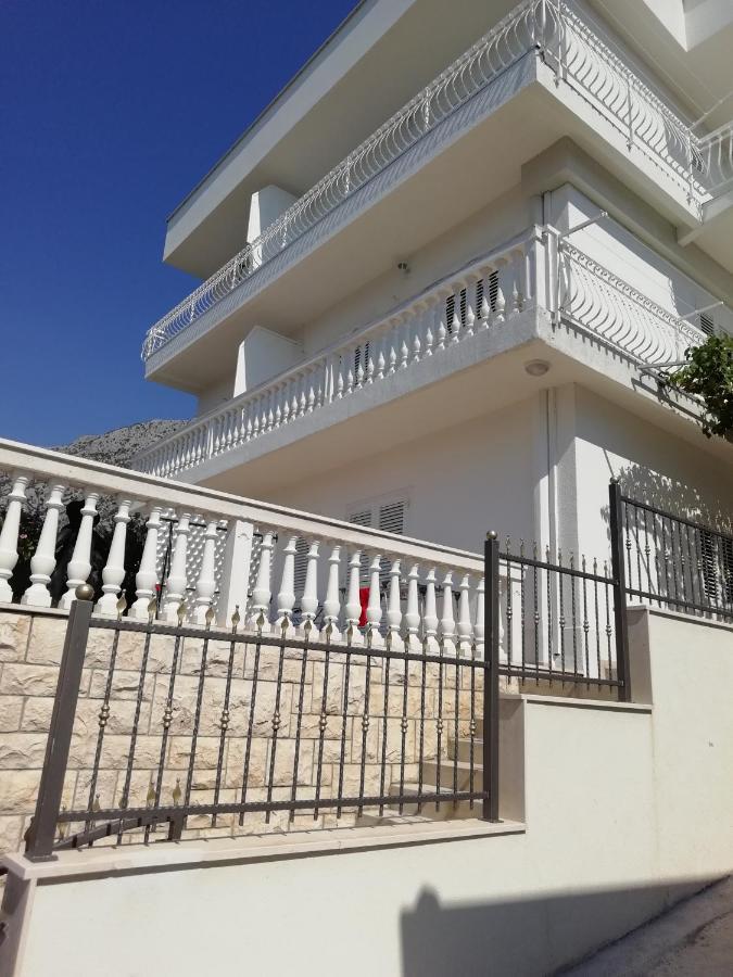 Apartment Villa Bajna Zivogosce Bagian luar foto
