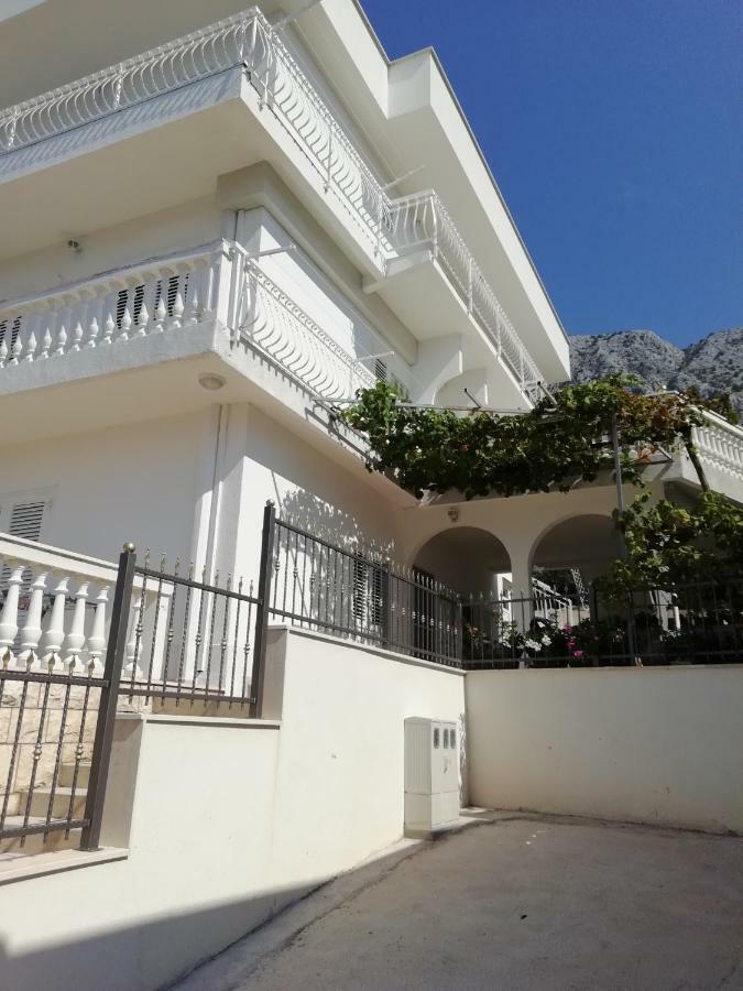 Apartment Villa Bajna Zivogosce Bagian luar foto